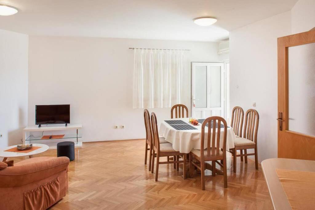 Apartment Matilda Макарска Екстериор снимка